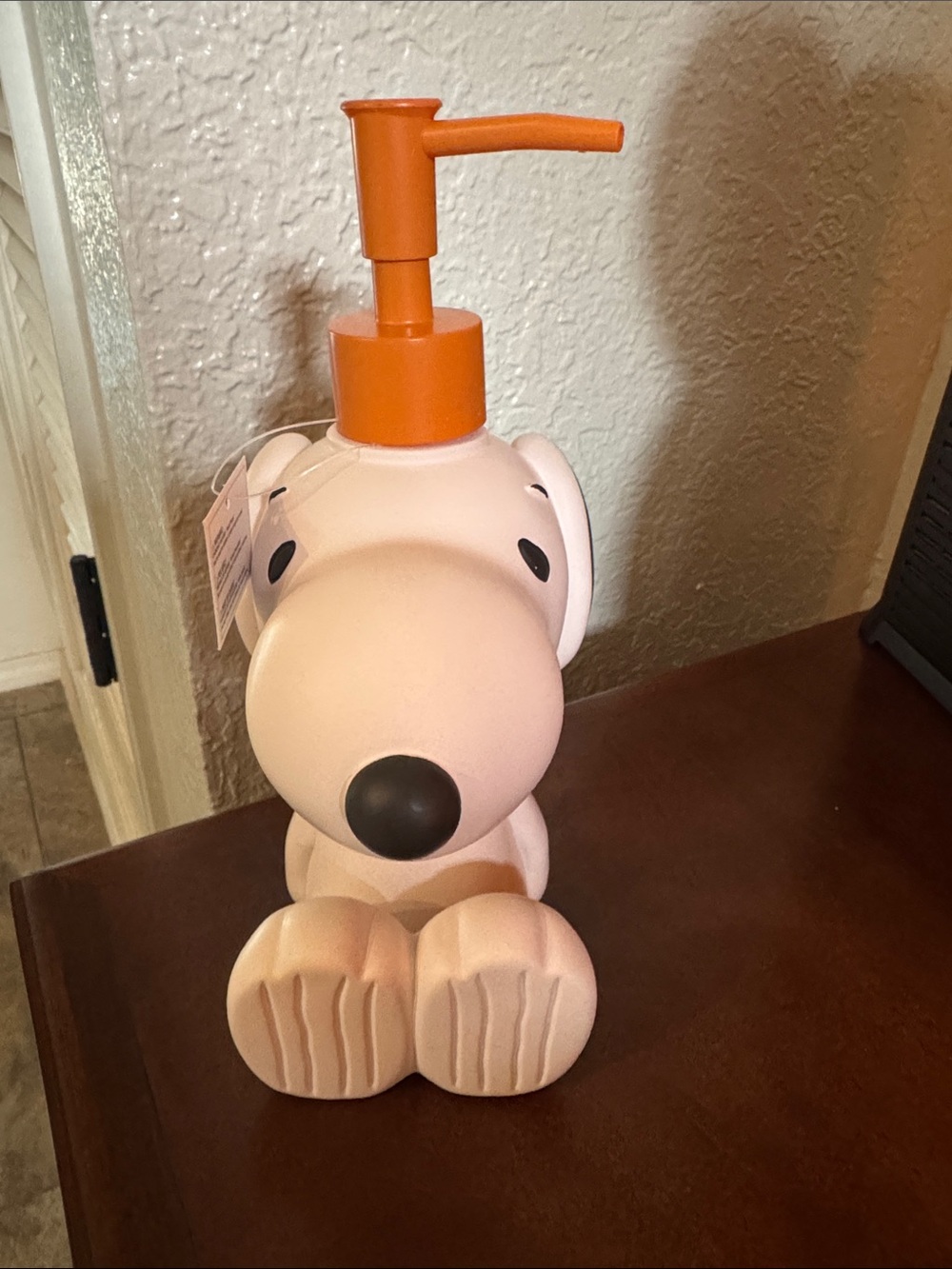 SNOOPY FALL SOAP DISPENSER